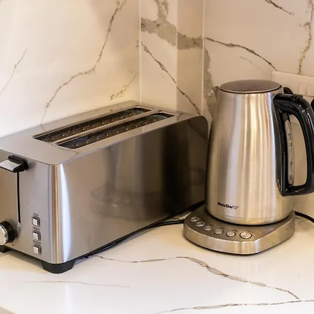 Finikoudes 3 Bedroom Seaview Flat لارنكا