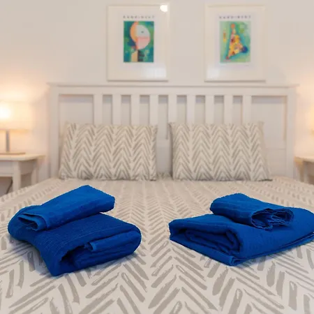 شقة Finikoudes 3 Bedroom Seaview Flat *