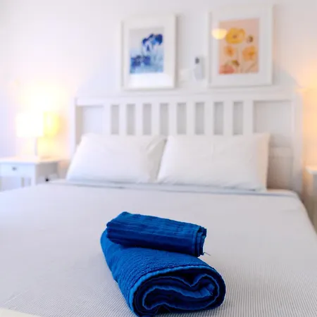 Finikoudes 3 Bedroom Seaview Flat * لارنكا