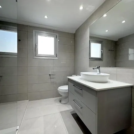 Apartment Finikoudes 3 Bedroom Seaview Flat Larnaca