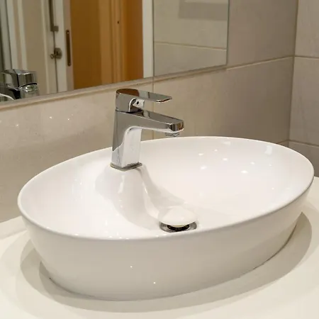 Finikoudes 3 Bedroom Seaview Flat Апартаменты
