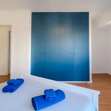Apartment Finikoudes 3 Bedroom Seaview Flat Larnaca