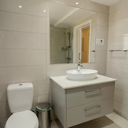 Finikoudes 3 Bedroom Seaview Flat 아파트 라르나카