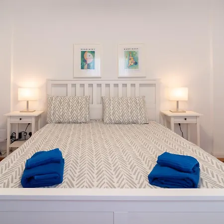 아파트 Finikoudes 3 Bedroom Seaview Flat