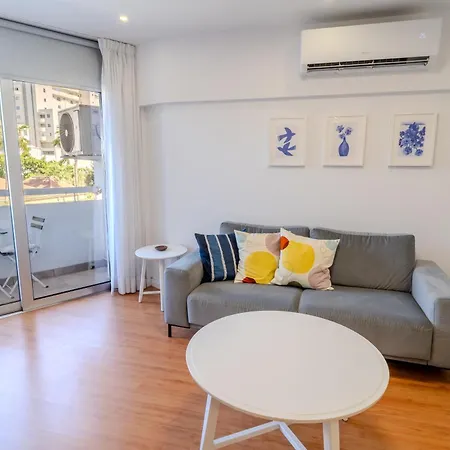 Lägenhet Finikoudes 3 Bedroom Seaview Flat Larnaca
