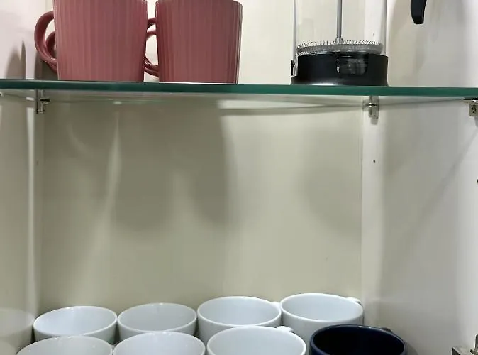 Finikoudes 3 Bedroom Seaview Flat アパート *