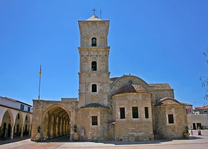 Finikoudes 3 Bedroom Seaview Flat アパート *