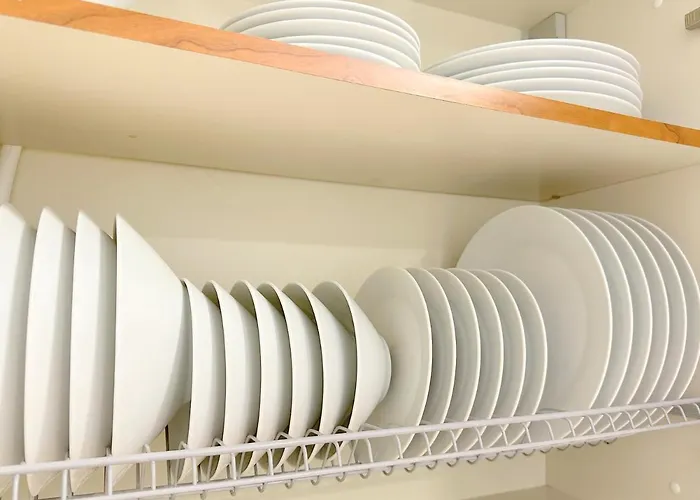 Finikoudes 3 Bedroom Seaview Flat * ラルナカ