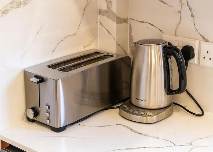 Finikoudes 3 Bedroom Seaview Flat ラルナカ