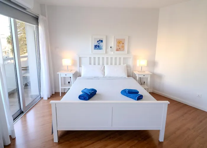 アパート Finikoudes 3 Bedroom Seaview Flat