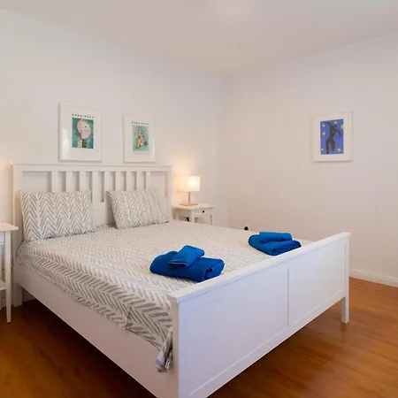 Apartment Finikoudes 3 Bedroom Seaview Flat